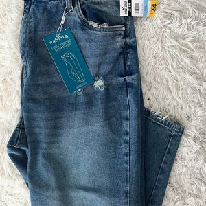 MyStyle high waisted Mom Jeans.